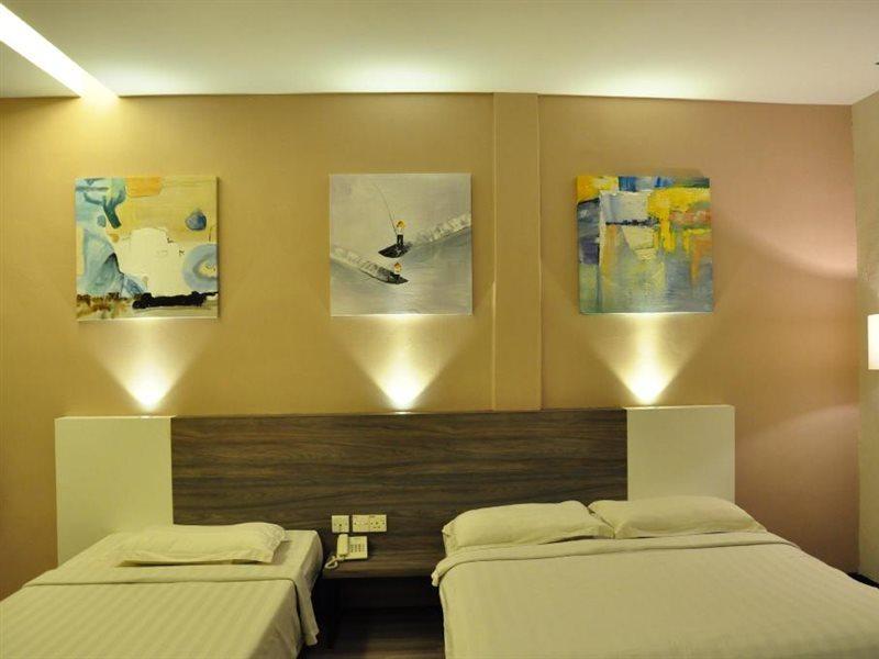 Frazel Inn Hotel Парит Бунтар Екстериор снимка