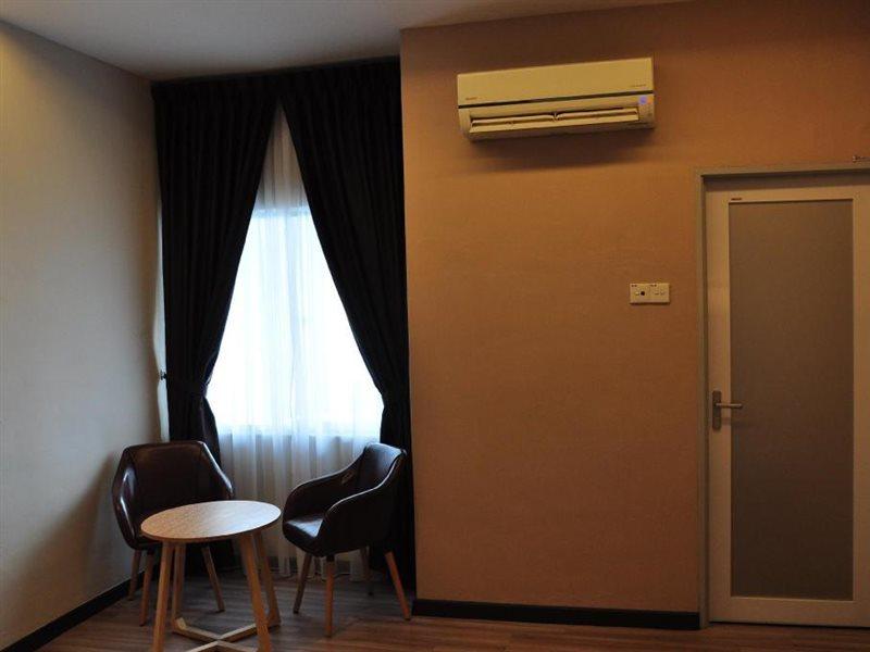 Frazel Inn Hotel Парит Бунтар Екстериор снимка