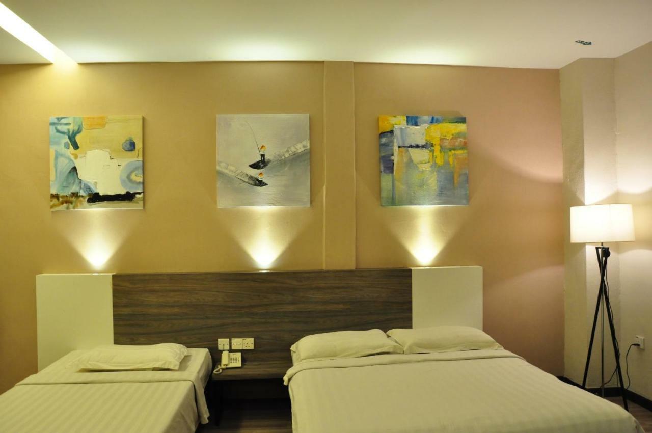 Frazel Inn Hotel Парит Бунтар Екстериор снимка