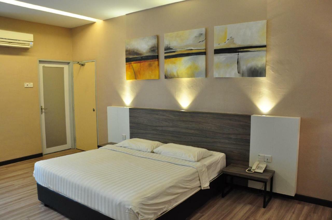 Frazel Inn Hotel Парит Бунтар Екстериор снимка