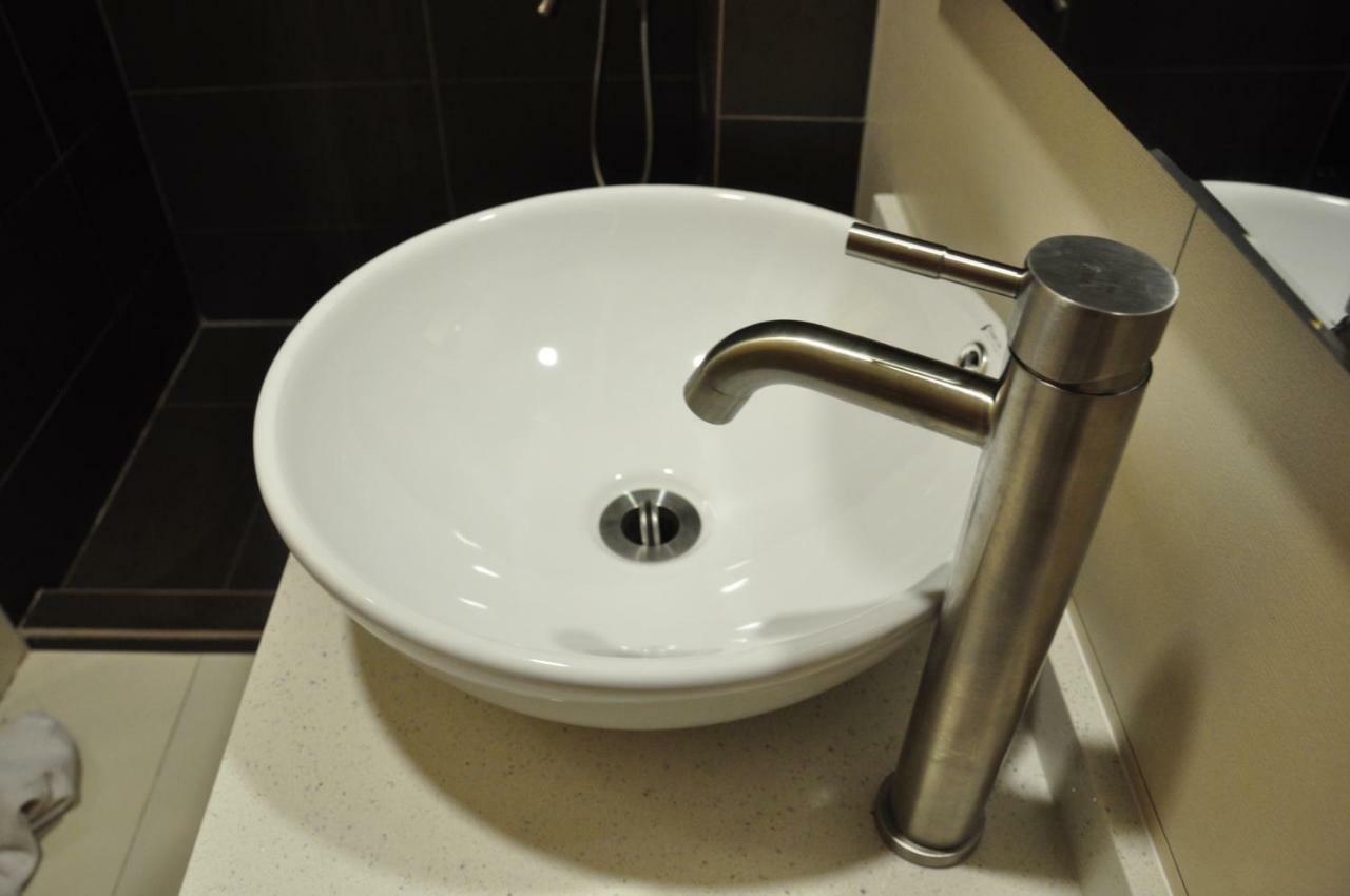 Frazel Inn Hotel Парит Бунтар Екстериор снимка