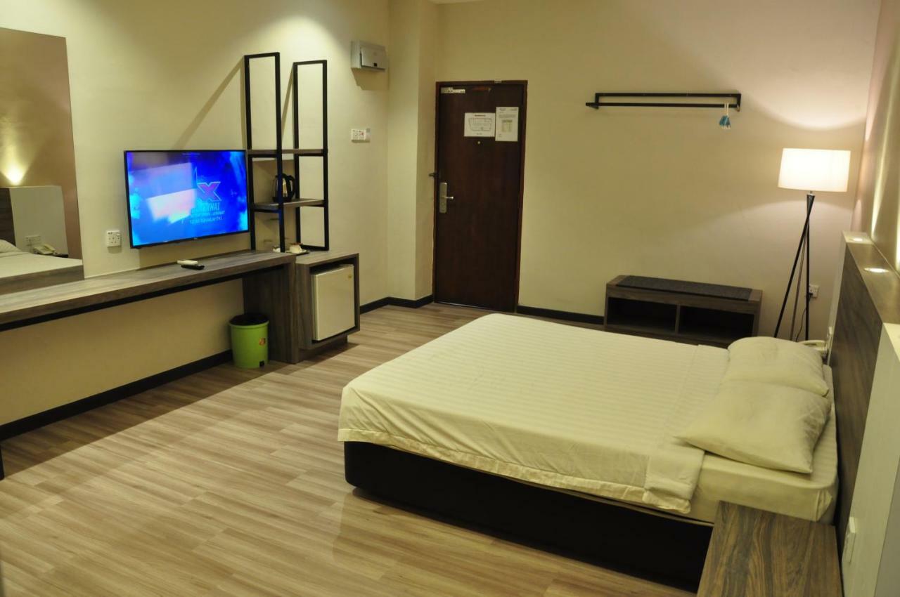 Frazel Inn Hotel Парит Бунтар Екстериор снимка