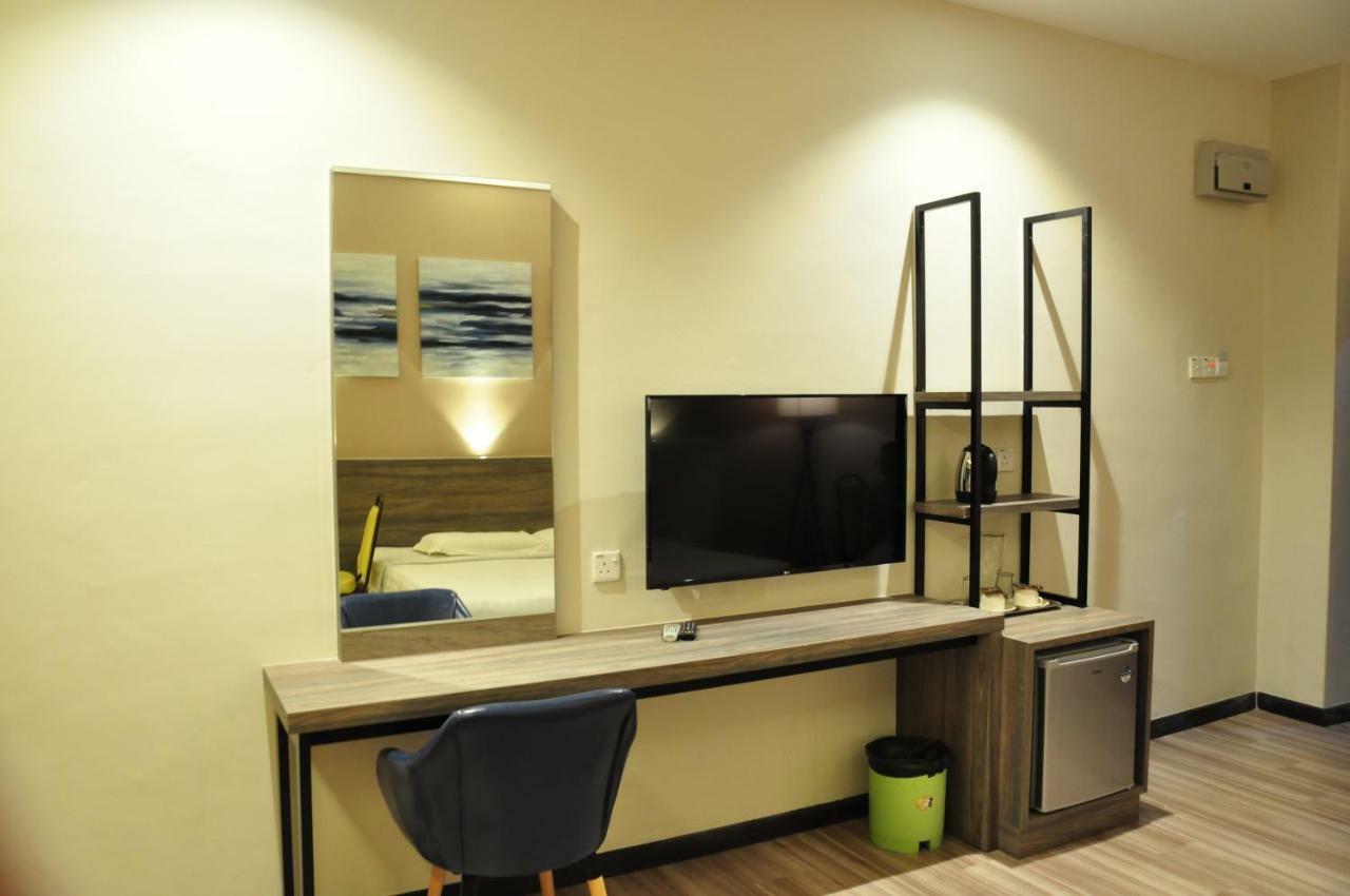 Frazel Inn Hotel Парит Бунтар Екстериор снимка