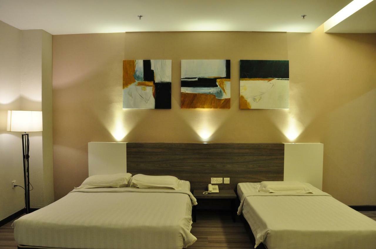 Frazel Inn Hotel Парит Бунтар Екстериор снимка