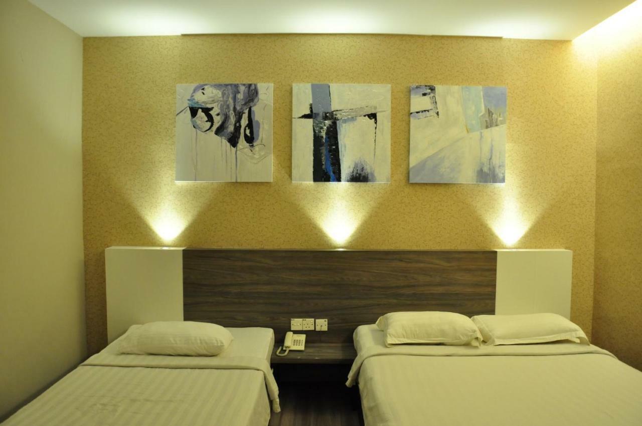 Frazel Inn Hotel Парит Бунтар Екстериор снимка