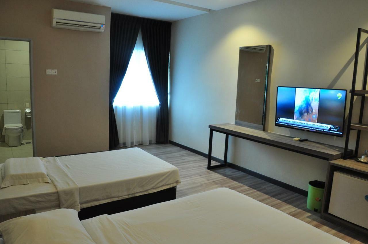 Frazel Inn Hotel Парит Бунтар Екстериор снимка