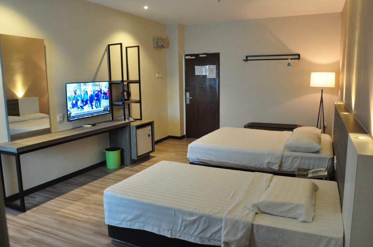 Frazel Inn Hotel Парит Бунтар Екстериор снимка