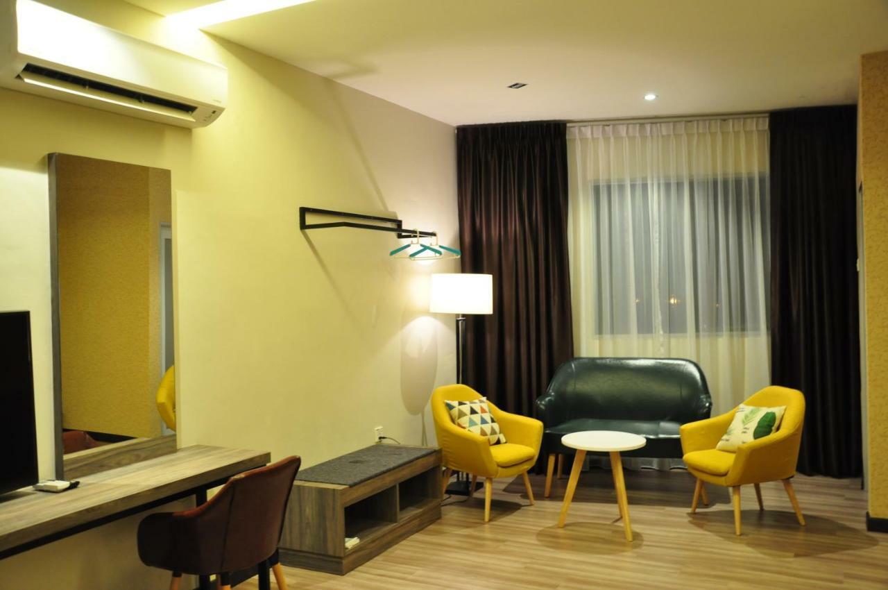 Frazel Inn Hotel Парит Бунтар Екстериор снимка