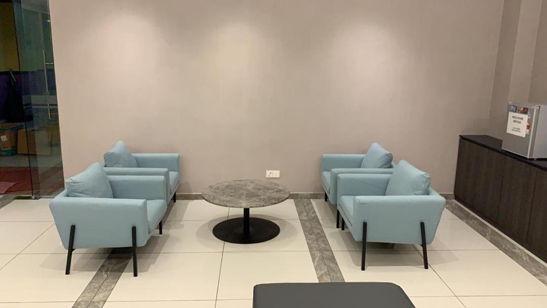Frazel Inn Hotel Парит Бунтар Екстериор снимка